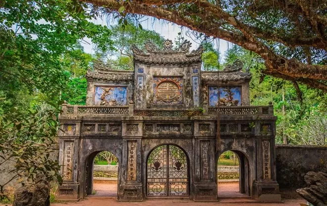 DANANG – HOI AN – HUE – DMZ – QUANG BINH 8 DAYS - 7 NIGHTS