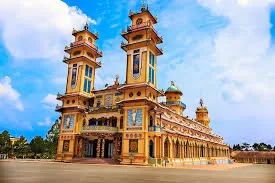 CU CHI TUNNEL AND CAO DAI TEMPLE 1 DAY