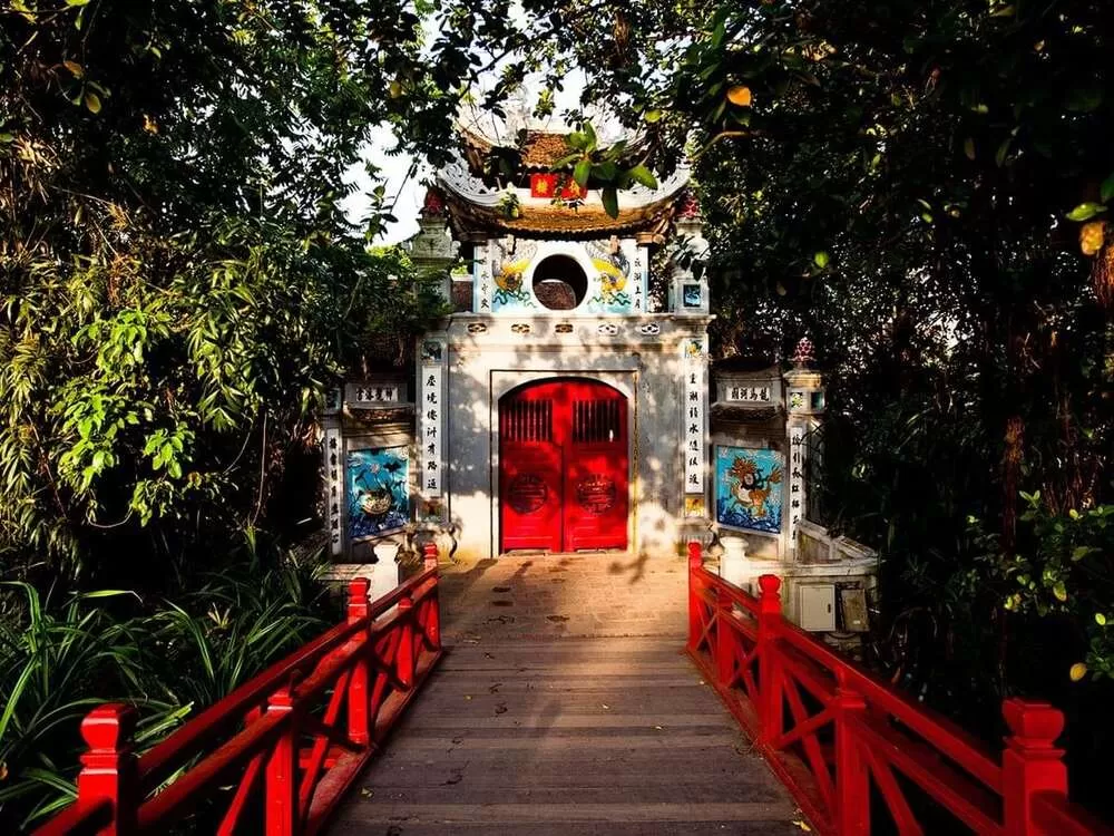ESSENCE OF NORTH TO CENTRAL VIETNAM 10 DAYS - 9 NIGHTS