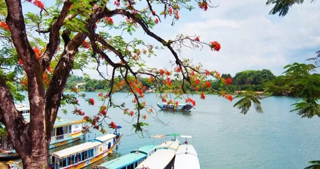HUE CITY TOUR AND SUNSET ON PERFUME RIVER 1 DAY