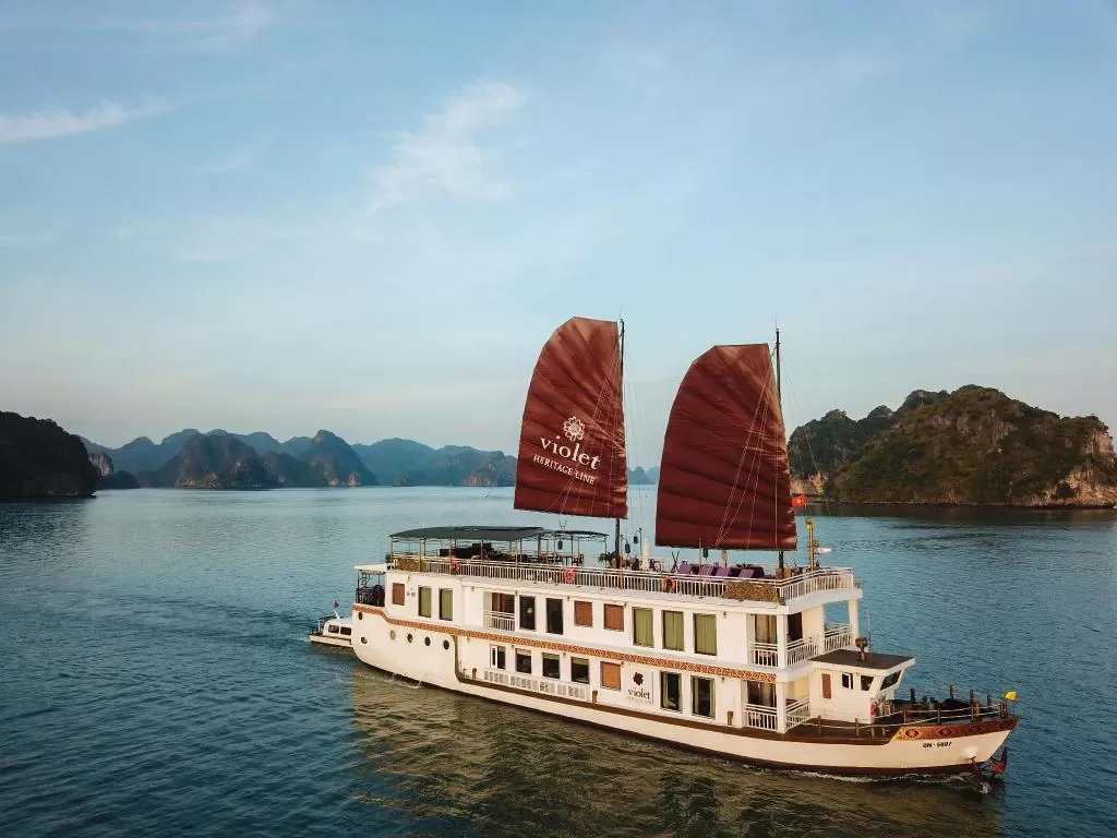 VIOLET CRUISE (2 DAYS - 1 NIGHT)
