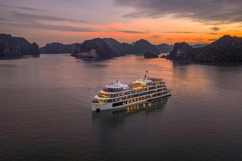 L' AMOUR CRUISE 2 DAYS - 1 NIGHT